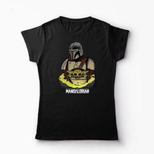 Tricou Mandalorian si Baby Yoda - Femei-Negru